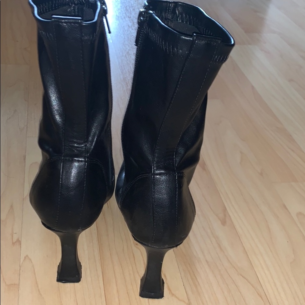 Boots - Picture 3 of 10